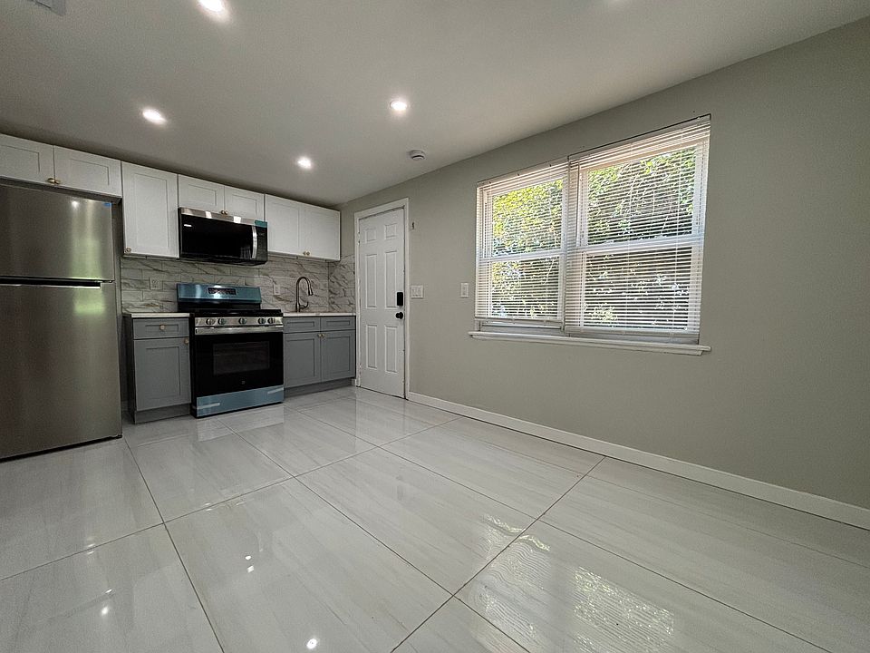 1st image of 64 Chamberlain St #12