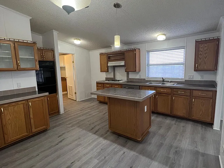 10512 Hibbs Ln — Photo 5