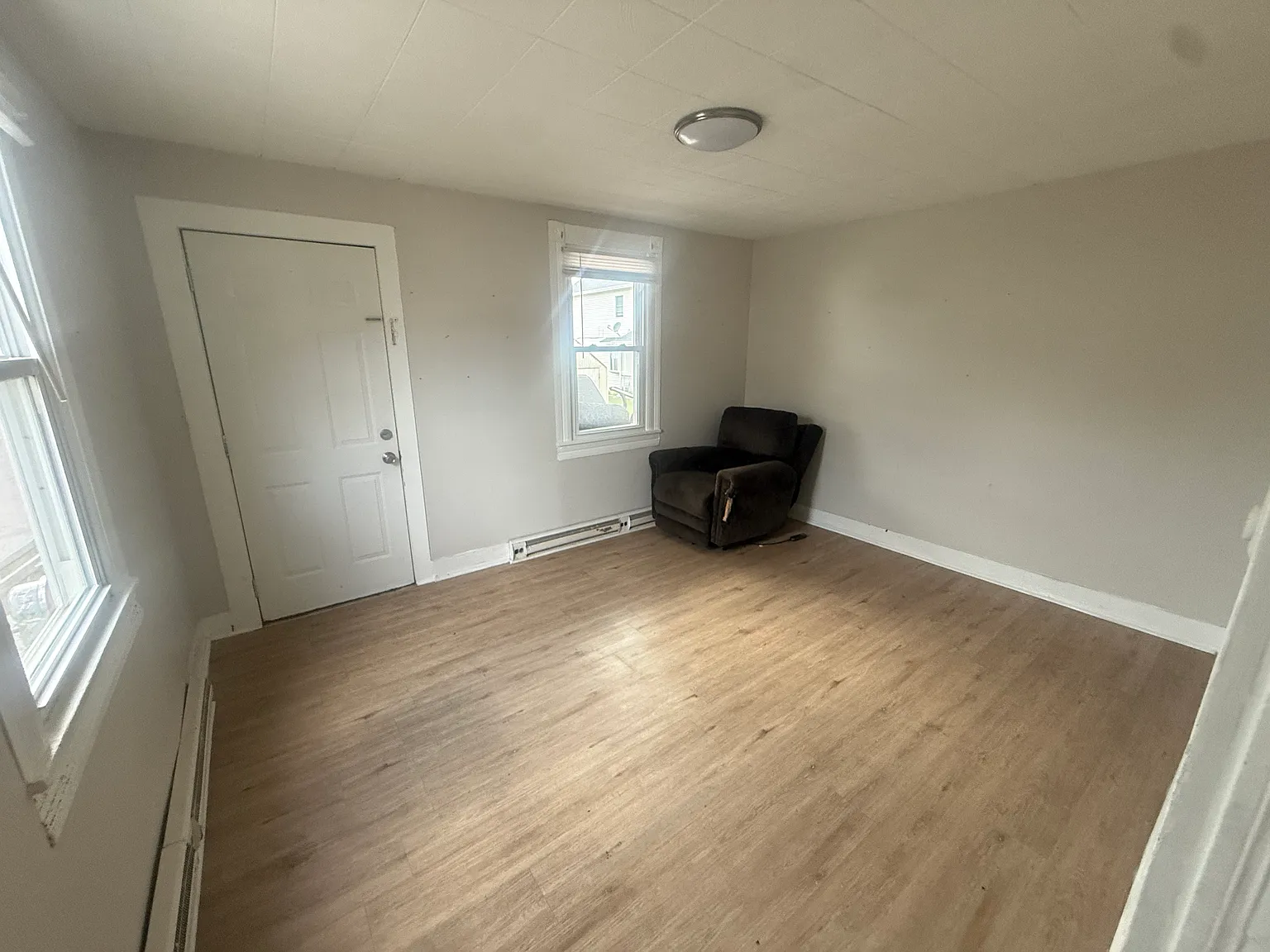 2 bed, 1000 sqft, $1,175 — Photo 2