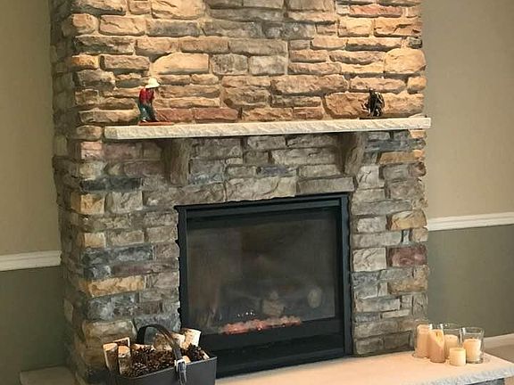 FAMILY ROOM FIREPLACE!