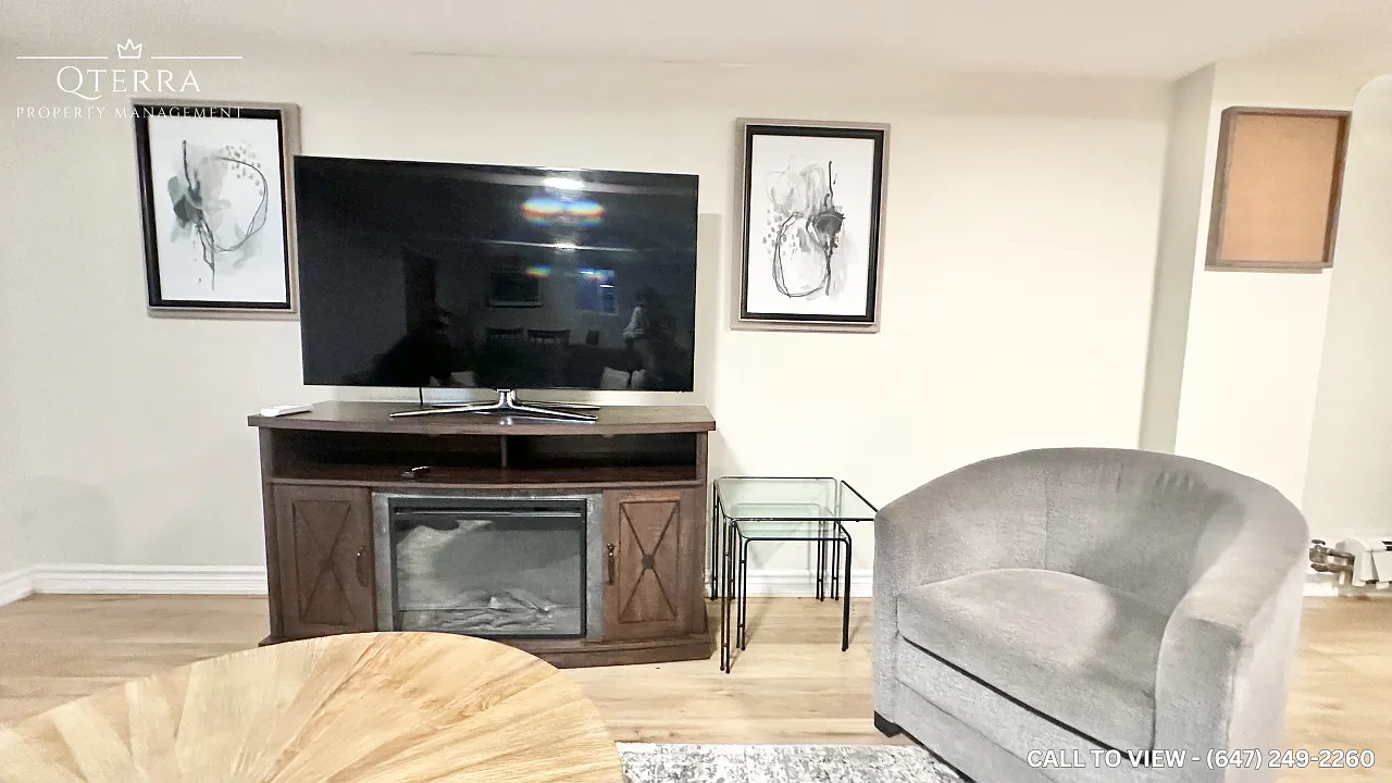 58 S Kingsway, Toronto, Ontario M6S 3T3 — Photo 3