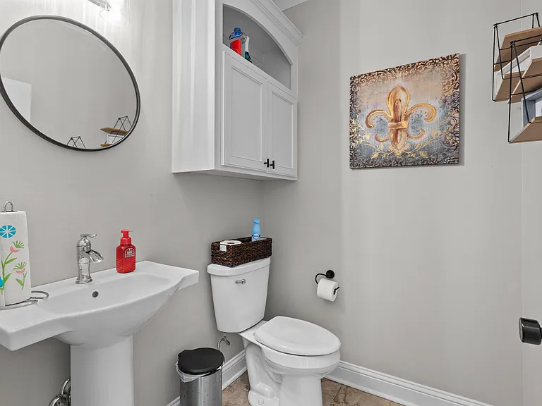 301 Rosedown Ln — Photo 22
