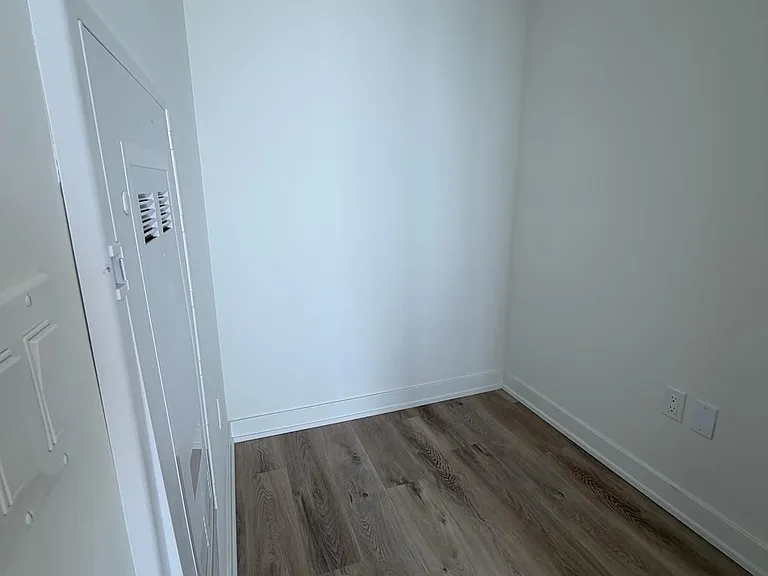 1 Fairview Rd E #1002 — Photo 6