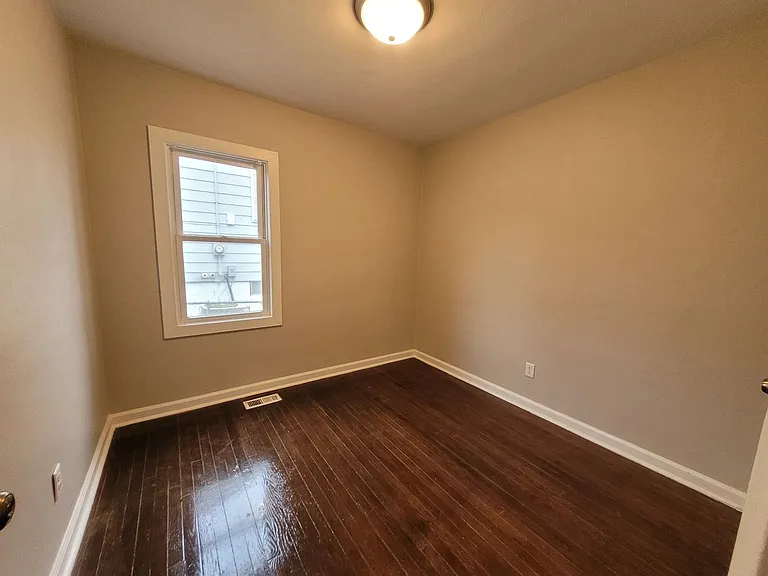 2237 S Union St — Photo 13