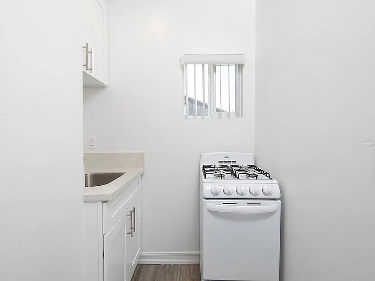 1414 Roosevelt Ave — Photo 24