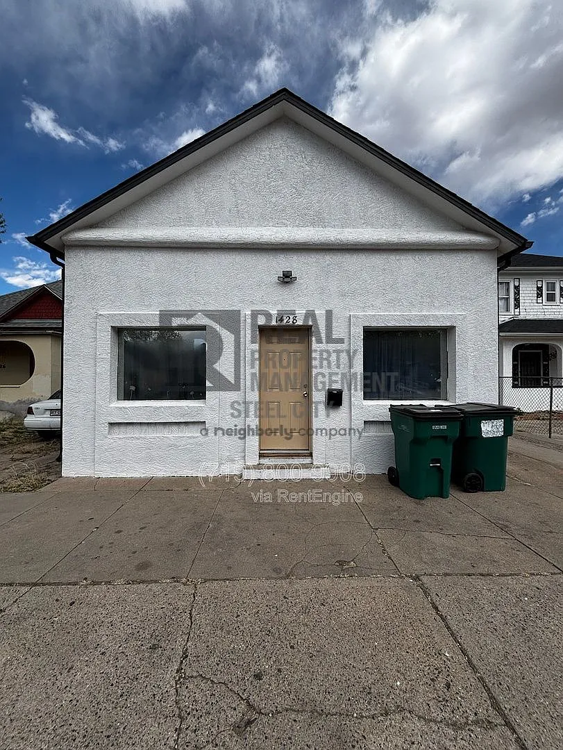 3 bed, 1.0 bath, 962 sqft, $1,100 — Photo 1
