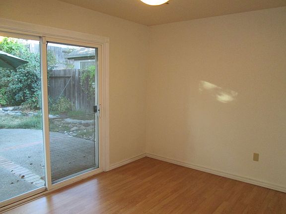 5th image of 1546 River Oak Way