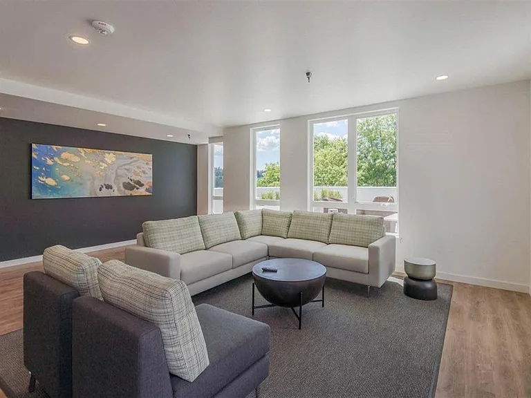 Edition Apartments — Photo 9