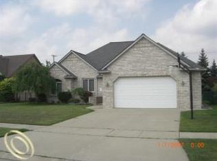 48639 Farah Dr, Macomb, MI 48044