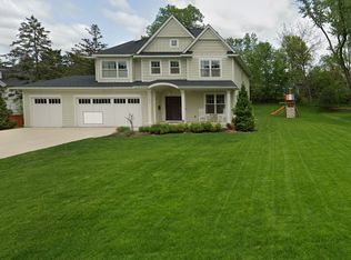 6105 Ridgeway Rd, Edina, MN 55436