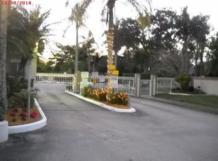 2002 NW 183rd Ave, Pembroke Pines, FL 33029