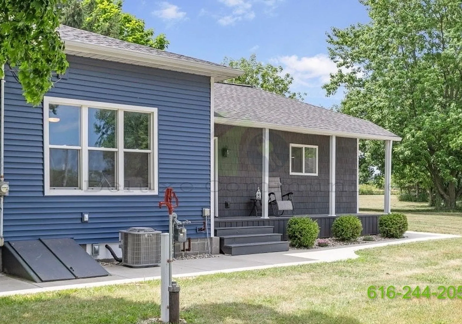 Zeeland Gem! Gorgeous 2 Bed/2 Bath Single-Family Home Completely Renovated — Photo 2