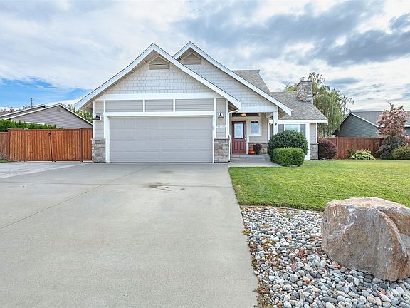 2nd image of 2389 Herndon Drive