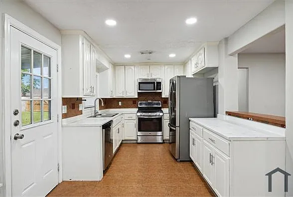 209 Stewart St — Photo 9