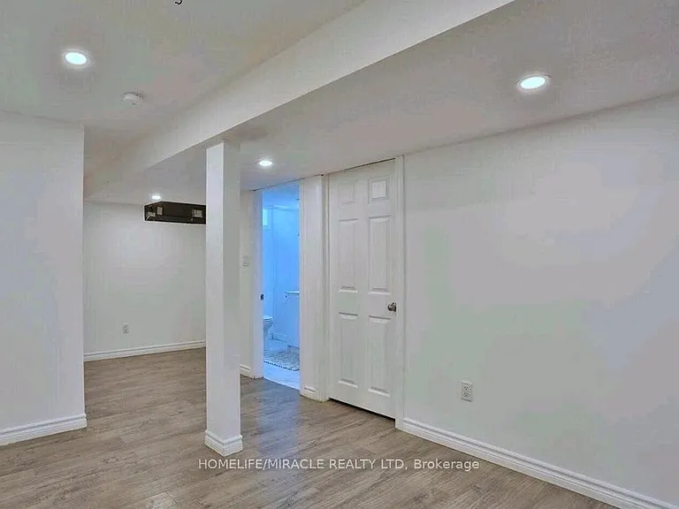 32 Mowat Blvd #38 — Photo 12
