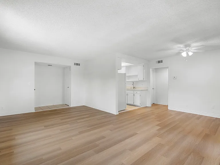 4248 Troost Ave #4 — Photo 6