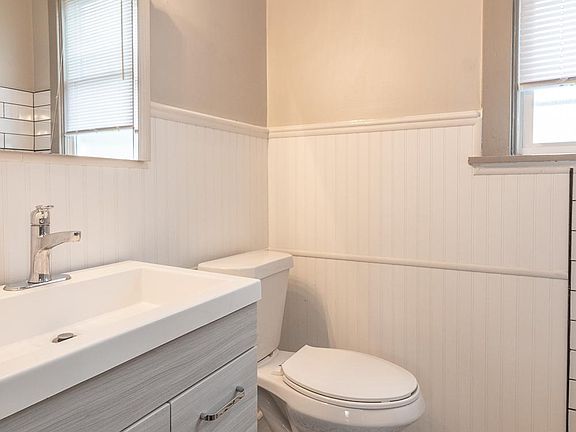 3rd image of 3001 W 8th St Unit 2R