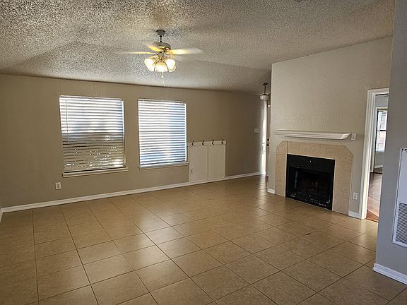 3rd image of 100 Gray Oak Ct