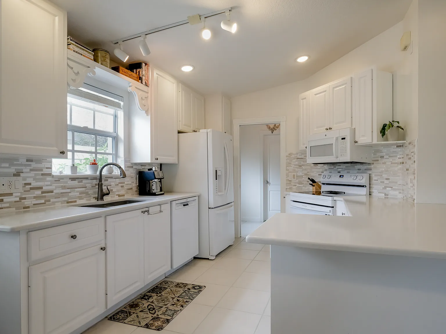 2 bed, 1522 sqft, $2,900 — Photo 3