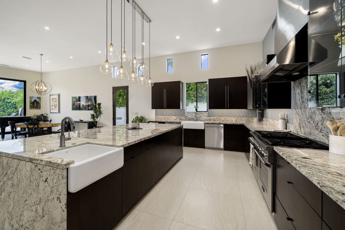 next background image