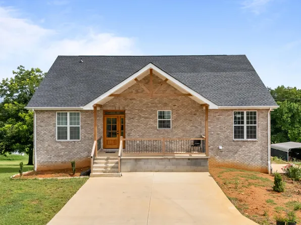 1311 Hilltop Rd, Dandridge, TN 37725