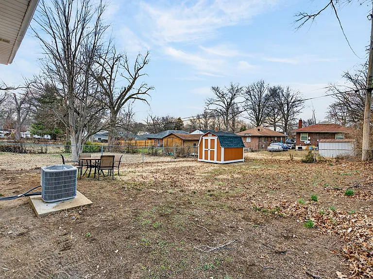 9011 Gedde Ave — Photo 30
