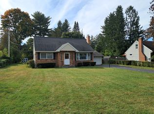 6 Marvin Dr, Ballston Lake, NY 12019
