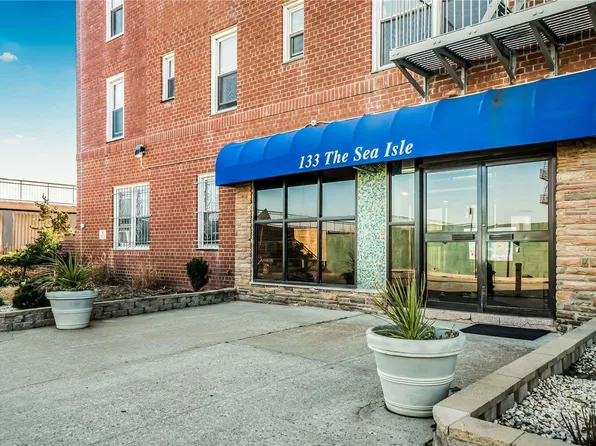 133 Beach 120 Street #3F, Rockaway Park, NY 11694