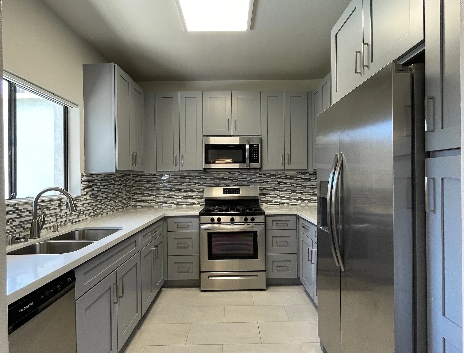 12840 Moorpark — Photo 4