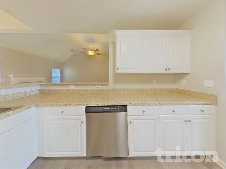 496 Birchwood Dr — Photo 8