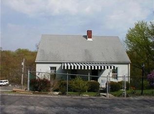 1470 Bakerstown Rd, Tarentum, PA 15084