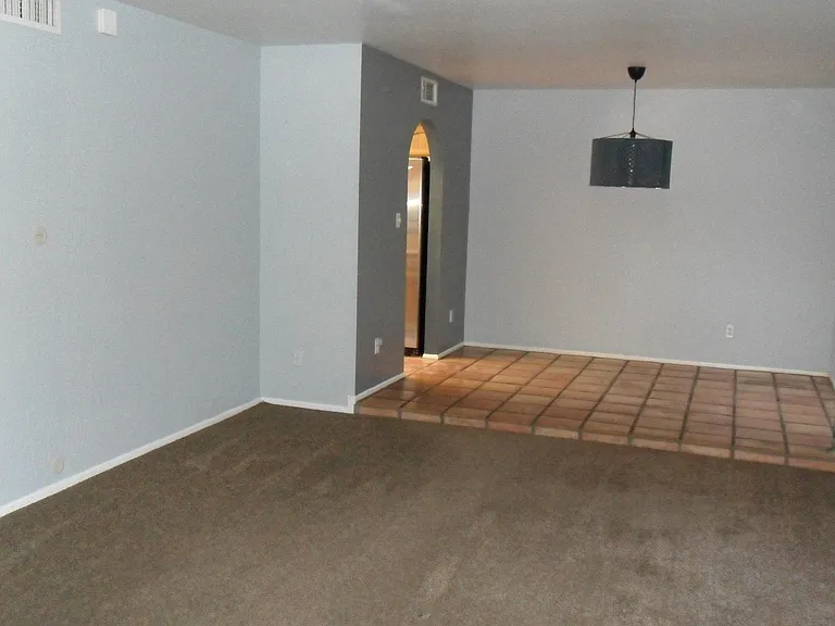 6935 E Hearn Rd — Photo 2