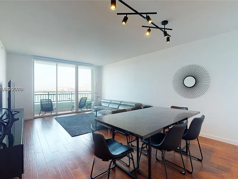 90 Alton Rd #908 — Photo 2