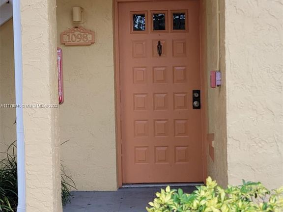 3rd image of 1098 Coral Club Dr #1098