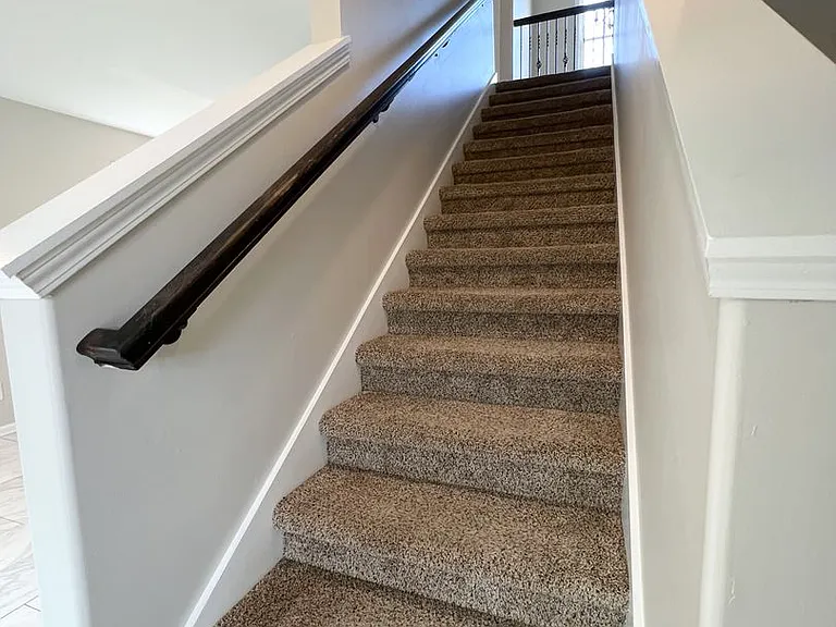 358 Chalet Cir — Photo 16