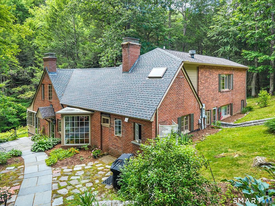 1st image of 11 Pratt Farm Road