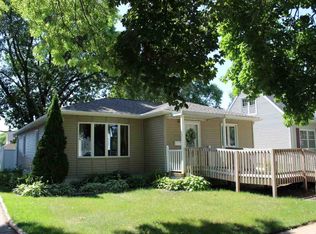 433 Hope Ave, Waterloo, IA 50703