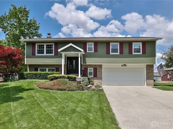 908 Carnation Dr, Wapakoneta, OH 45895