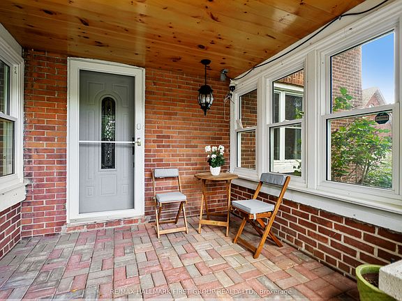 5th image of 89 Rose Glen Rd N