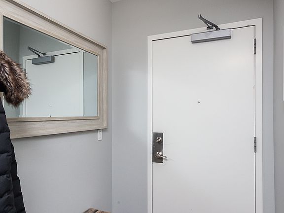 2nd image of 744 W Fullerton Ave APT 302