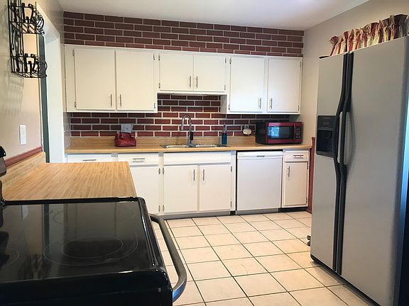 4th image of 2609 S 27th Ter