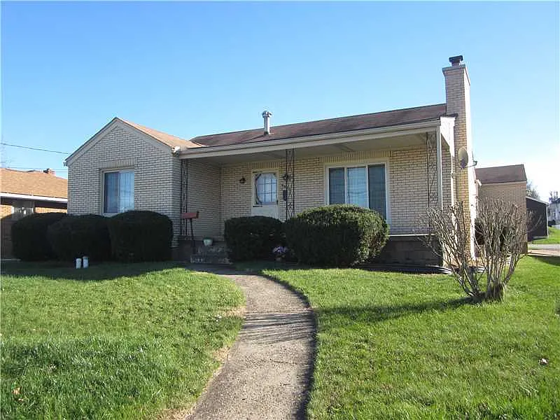 924 Hill St photo 1