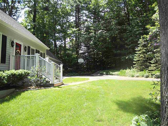 5th image of 8 Walsh Ln