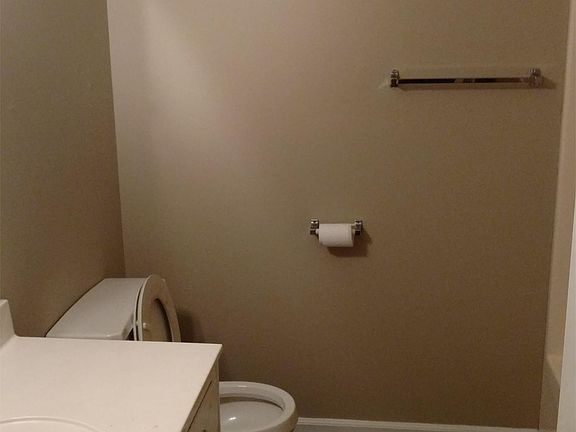2nd image of 301 W Main St #16860649