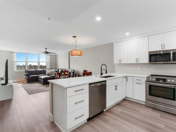 3015 N Ocean Boulevard #8j, Fort Lauderdale, FL 33308