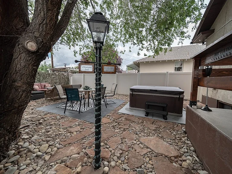 119 N 200 E — Photo 45