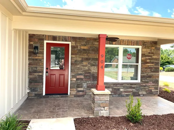 904 E Pine St, Lincolnton, NC 28092