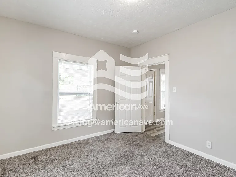 388878_007_wm_-_main_bedroom_13068367.jpg