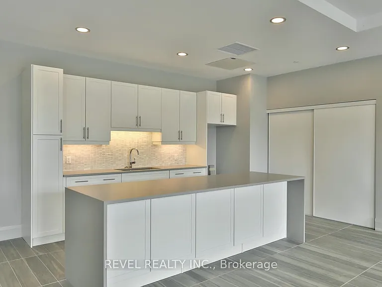 150 Oak Park Blvd #503 — Photo 35