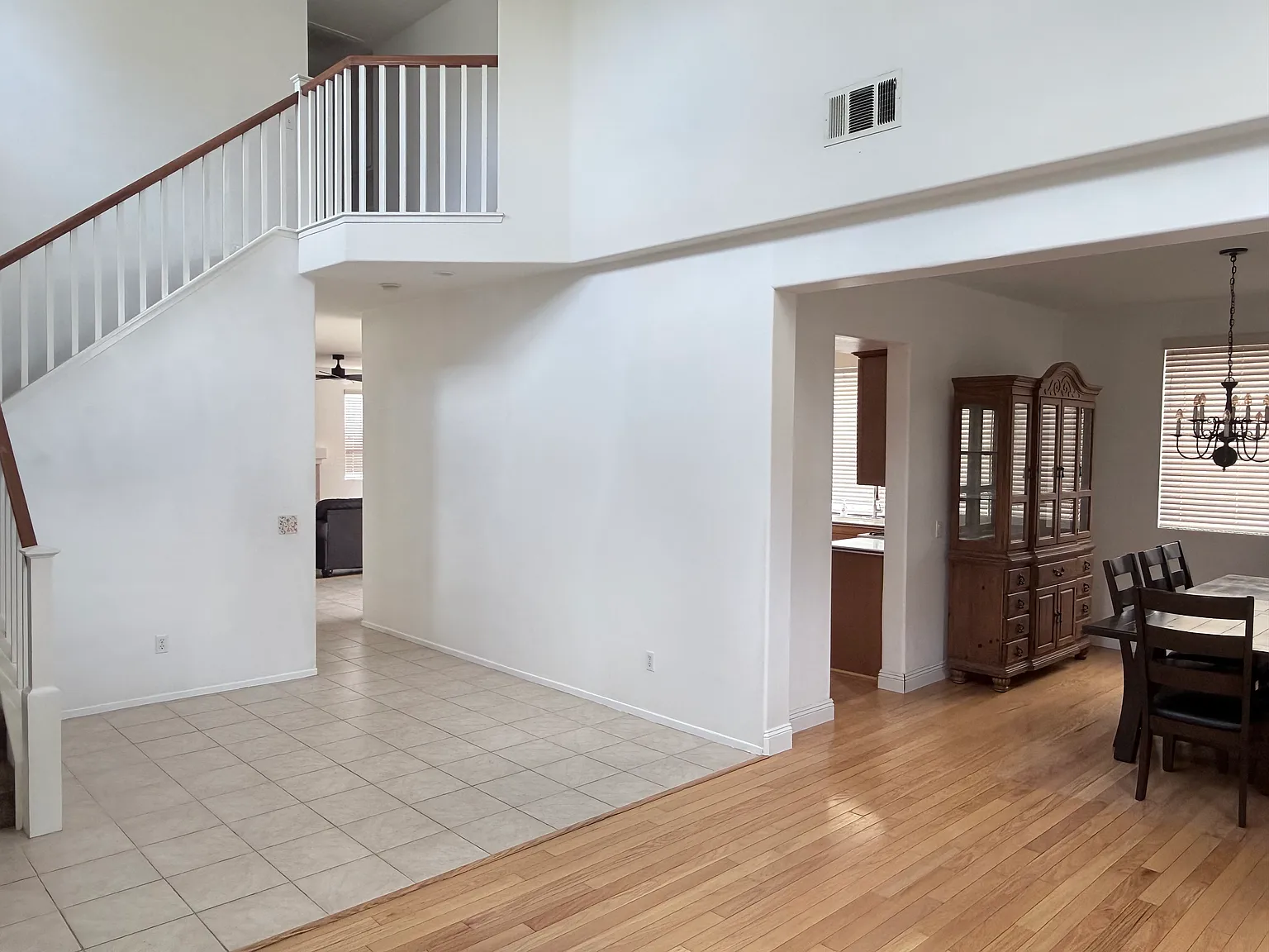 5 bed, 2486 sqft, $950 — Photo 1